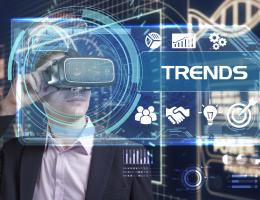 Mensch mit VR Brille