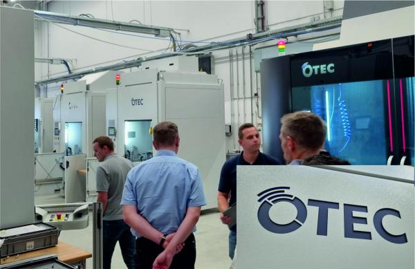 Produktionshalle_Firma_Otec